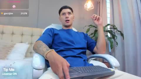 Snapshot of damian23_ chatting on October 9, 2:22 pm DAMIAN online show from October 9, 2:22 pm