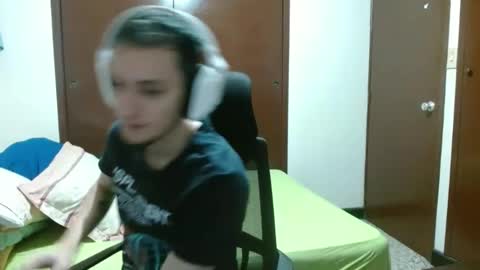 Snapshot of damian_player chatting on January 2, 7:40 pm damian_player online show from January 2, 7:40 pm