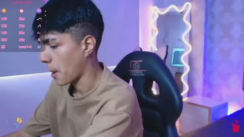 damian_tay online show from May 26, 12:01 pm