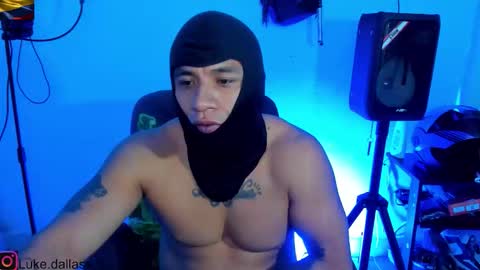 damian_tornerr online show from January 17, 10:40 am