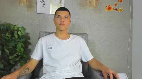 damian_vega13 online show from November 13, 6:12 pm