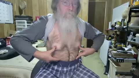 Snapshot of danagm chatting on December 21, 1:21 pm Dana online show from December 21, 1:21 pm