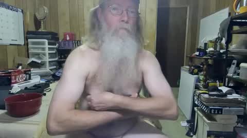 Snapshot of danagm chatting on December 22, 5:21 pm Dana online show from December 22, 5:21 pm