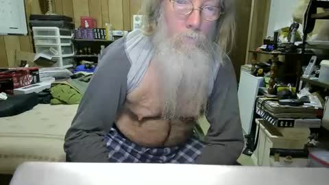 Snapshot of danagm chatting on December 19, 12:45 pm Dana online show from December 19, 12:45 pm