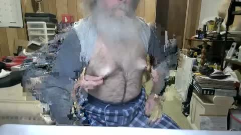 Snapshot of danagm chatting on December 8, 4:35 am Dana online show from December 8, 4:35 am