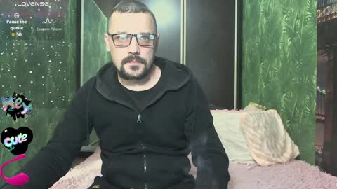 Snapshot of danielocool chatting on December 14, 11:07 am DanieloCool online show from December 14, 11:07 am