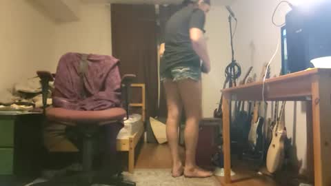 danimal5000 online show from December 8, 4:46 am