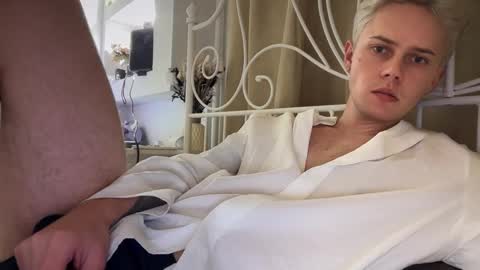 Snapshot of danny_love01 chatting on October 22, 5:16 pm danny online show from October 22, 5:16 pm
