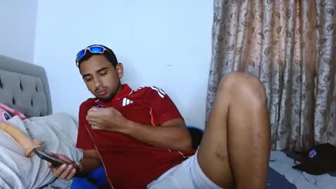 dannyhardx online show from December 4, 6:15 pm