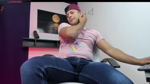 Snapshot of dante_bigboss chatting on March 5, 9:49 am Dante online show from March 5, 9:49 am