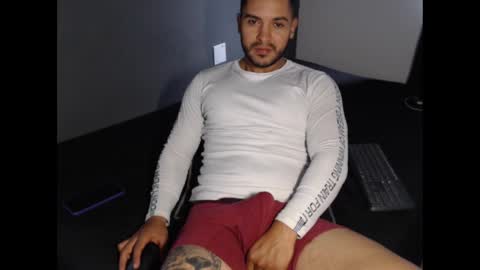 Snapshot of dantebrown1 chatting on September 30, 2:53 pm dantebrown1 online show from September 30, 2:53 pm