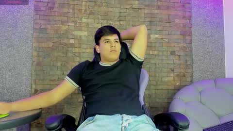 dantestone1 online show from November 27, 8:01 pm