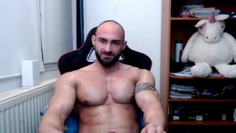 Dario online show from December 3, 8:50 pm