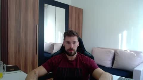 darius_94 online show from April 11, 6:31 am