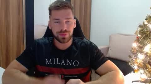 darius_94 online show from December 14, 6:53 am