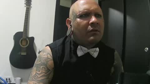 darkclothes online show from January 20, 2:43 am