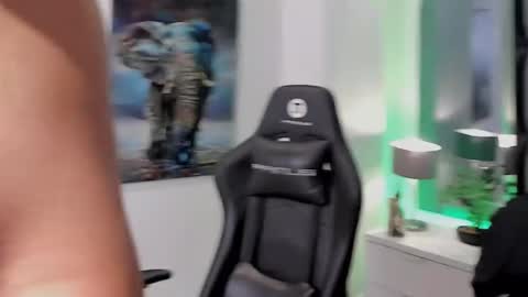 Dash online show from February 9, 1:49 pm