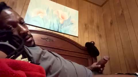 datdude1213162 online show from April 21, 5:24 am