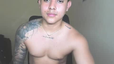 Snapshot of davidlenonn_ chatting on September 22, 12:11 am Lennon online show from September 22, 12:11 am