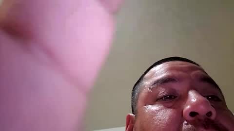 Snapshot of davidzhere222800 chatting on January 3, 3:05 am davidzhere222800 online show from January 3, 3:05 am