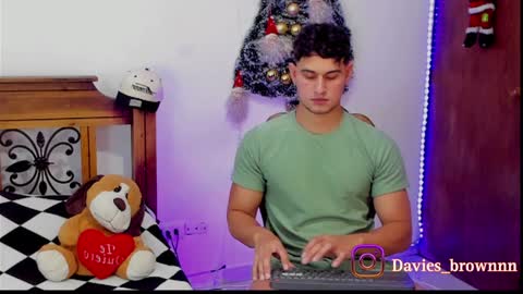 Snapshot of davies_brown chatting on December 31, 8:12 pm Davies brown    schedule 12pm to 5pm col time online show from December 31, 8:12 pm