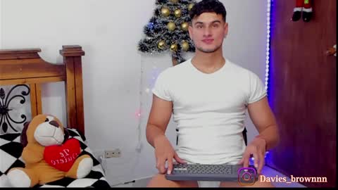 Snapshot of davies_brown chatting on December 10, 8:27 pm Davies brown    schedule 12pm to 5pm col time online show from December 10, 8:27 pm