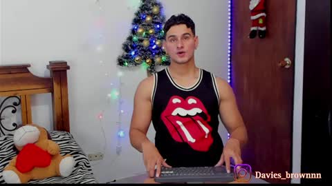 Snapshot of davies_brown chatting on December 4, 7:23 pm Davies brown    schedule 12pm to 5pm col time online show from December 4, 7:23 pm