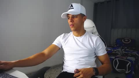 Snapshot of davisito7 chatting on January 25, 4:13 am David Angel online show from January 25, 4:13 am