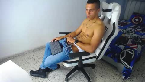 Snapshot of davisito7 chatting on March 8, 1:48 am David Angel online show from March 8, 1:48 am