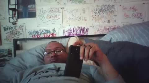 dbeamon92 online show from April 26, 1:52 pm