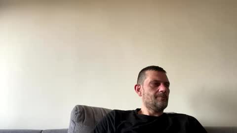 Defloy online show from November 13, 11:15 am