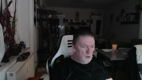 deinprinz2312 online show from February 3, 5:27 am