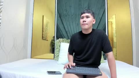 deliciousboy_18_ online show from November 26, 11:13 am