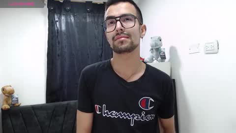 demian_val_4 online show from February 10, 12:10 pm