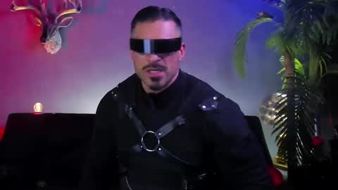 dennis_cox_ online show from April 17, 10:40 am