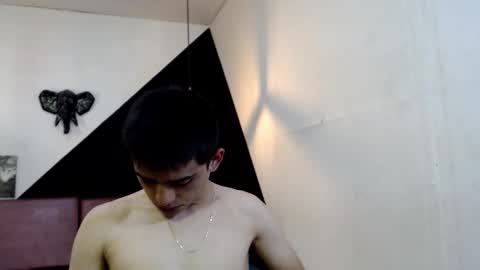 Snapshot of derek__west chatting on October 23, 1:36 pm online show from October 23, 1:36 pm
