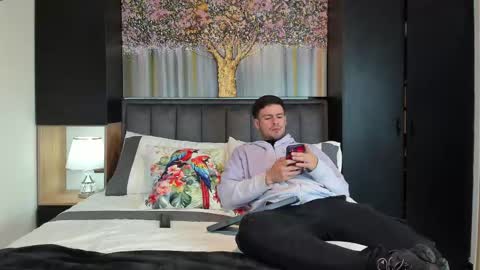 Snapshot of derek_hussain chatting on December 24, 11:33 pm Derek Hussain online show from December 24, 11:33 pm