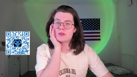 Derek online show from December 15, 4:37 pm