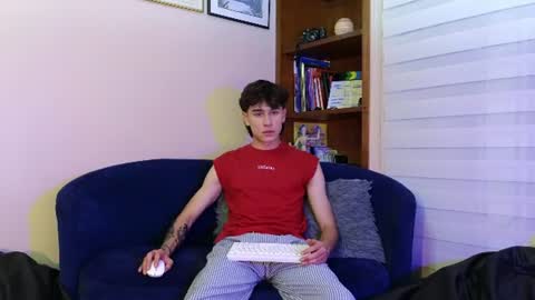 Derek online show from June 10, 1:29 am