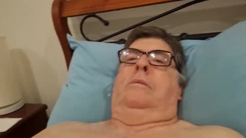 Desmon1958 online show from April 18, 9:04 pm