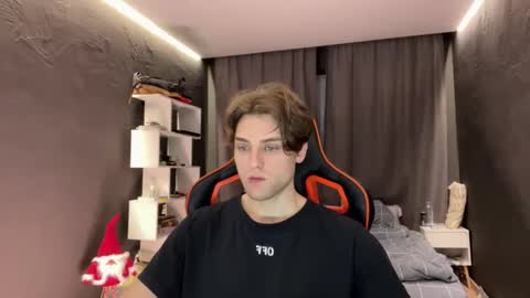 devilnut1 online show from December 2, 6:27 am