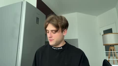 devilnut1 online show from December 21, 8:50 am