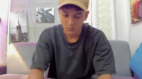 Deyvis Taylor7 online show from December 6, 3:19 am