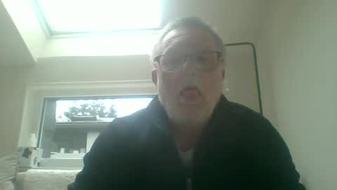 Snapshot of dial76 chatting on February 10, 2:26 pm dial76 online show from February 10, 2:26 pm