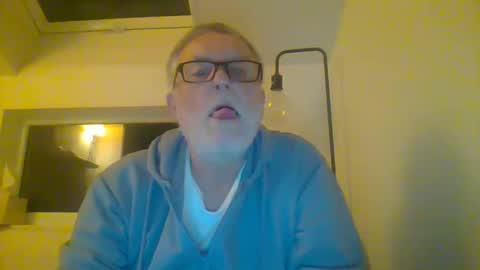 Snapshot of dial76 chatting on January 25, 4:13 am dial76 online show from January 25, 4:13 am