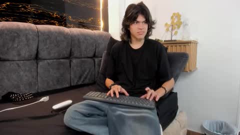 diamond_twink online show from March 20, 2:10 pm