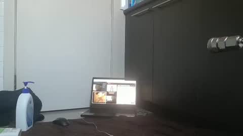 Max online show from February 26, 7:21 am