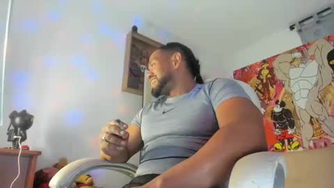 Snapshot of dimitry_muscle chatting on November 1, 10:58 pm dimitry kyle mucle online show from November 1, 10:58 pm