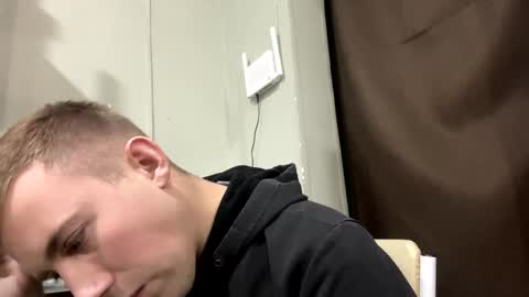 D  V  online show from December 12, 5:37 pm