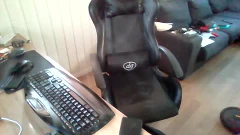 dirkdigglerofficial online show from March 31, 6:37 am